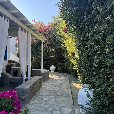 Aparthotel Anemos & 3*