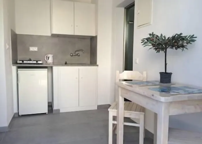 מלון דירות Anemos &